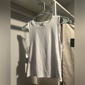 Aritzia White Contour Top Medium